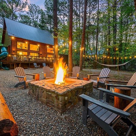 Hickory Bear - Cabin Surrounded By Pines, Sleeps 10, Hot Tub, Fire Pit, Arcade, Foosball Table & Deck Slide Broken Bow Εξωτερικό φωτογραφία