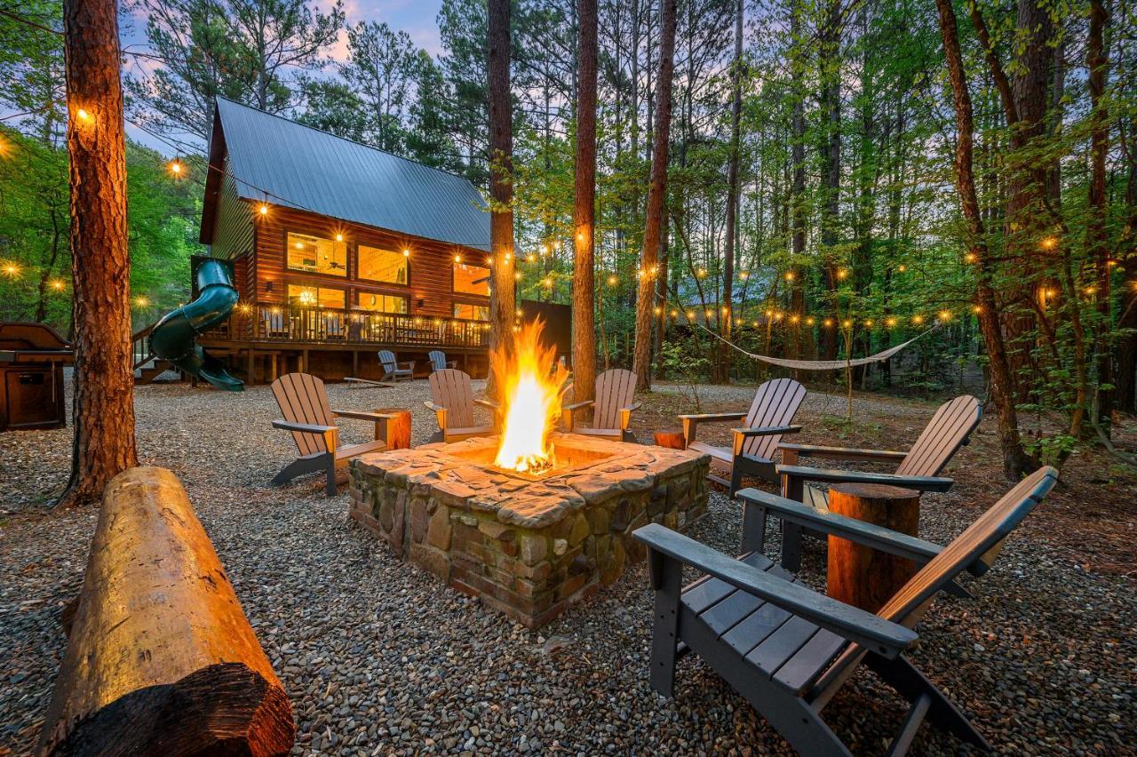 Hickory Bear - Cabin Surrounded By Pines, Sleeps 10, Hot Tub, Fire Pit, Arcade, Foosball Table & Deck Slide Broken Bow Εξωτερικό φωτογραφία