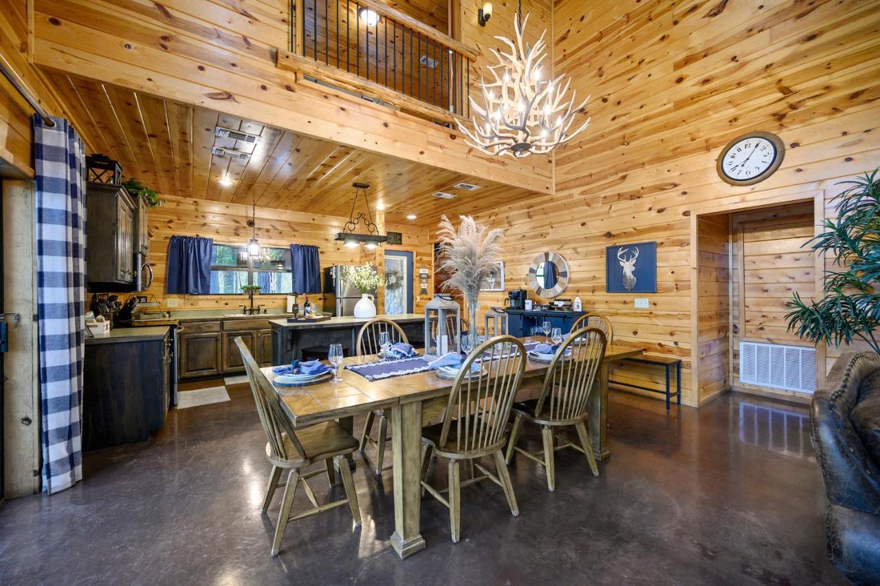 Hickory Bear - Cabin Surrounded By Pines, Sleeps 10, Hot Tub, Fire Pit, Arcade, Foosball Table & Deck Slide Broken Bow Εξωτερικό φωτογραφία