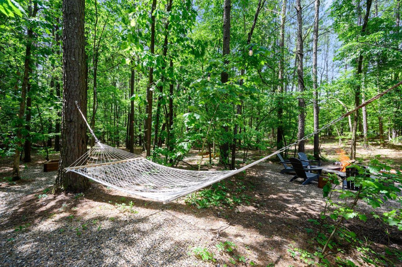 Hickory Bear - Cabin Surrounded By Pines, Sleeps 10, Hot Tub, Fire Pit, Arcade, Foosball Table & Deck Slide Broken Bow Εξωτερικό φωτογραφία