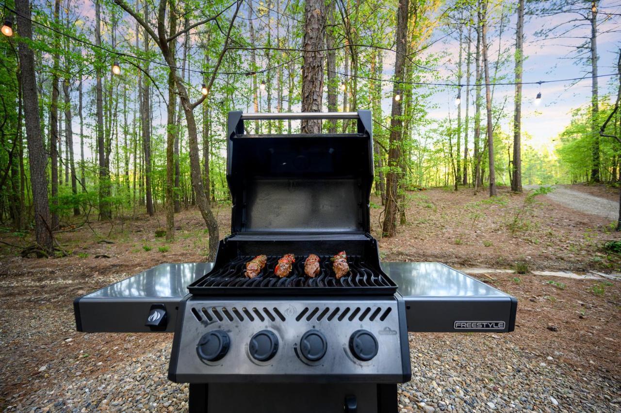 Hickory Bear - Cabin Surrounded By Pines, Sleeps 10, Hot Tub, Fire Pit, Arcade, Foosball Table & Deck Slide Broken Bow Εξωτερικό φωτογραφία
