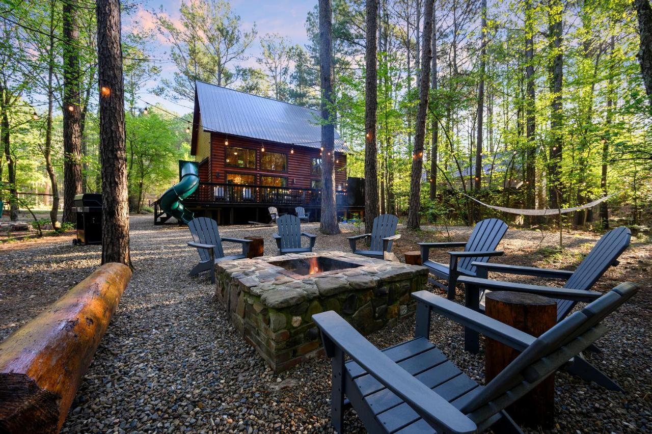 Hickory Bear - Cabin Surrounded By Pines, Sleeps 10, Hot Tub, Fire Pit, Arcade, Foosball Table & Deck Slide Broken Bow Εξωτερικό φωτογραφία