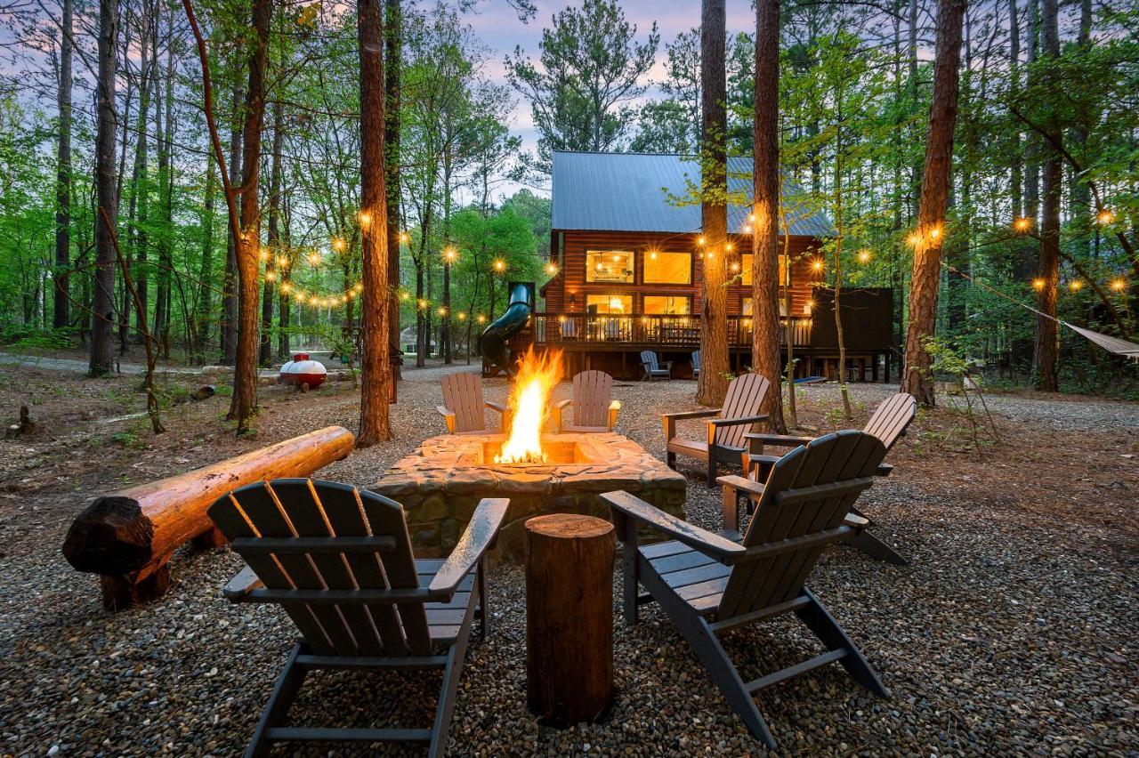Hickory Bear - Cabin Surrounded By Pines, Sleeps 10, Hot Tub, Fire Pit, Arcade, Foosball Table & Deck Slide Broken Bow Εξωτερικό φωτογραφία