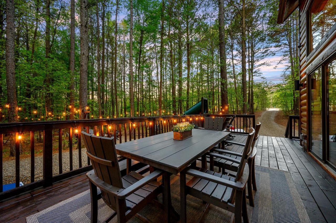 Hickory Bear - Cabin Surrounded By Pines, Sleeps 10, Hot Tub, Fire Pit, Arcade, Foosball Table & Deck Slide Broken Bow Εξωτερικό φωτογραφία