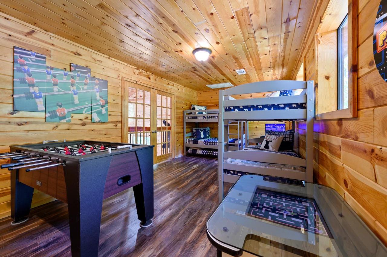 Hickory Bear - Cabin Surrounded By Pines, Sleeps 10, Hot Tub, Fire Pit, Arcade, Foosball Table & Deck Slide Broken Bow Εξωτερικό φωτογραφία