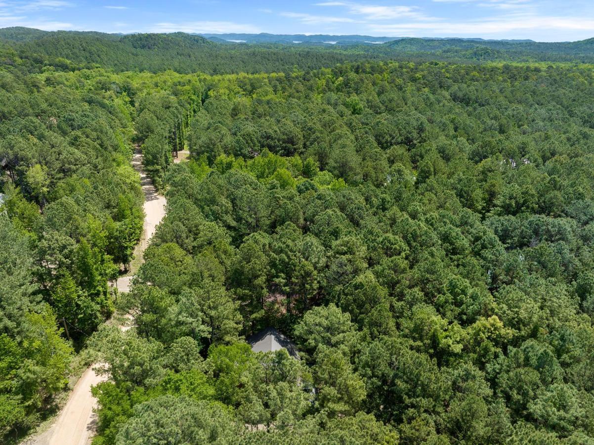 Hickory Bear - Cabin Surrounded By Pines, Sleeps 10, Hot Tub, Fire Pit, Arcade, Foosball Table & Deck Slide Broken Bow Εξωτερικό φωτογραφία