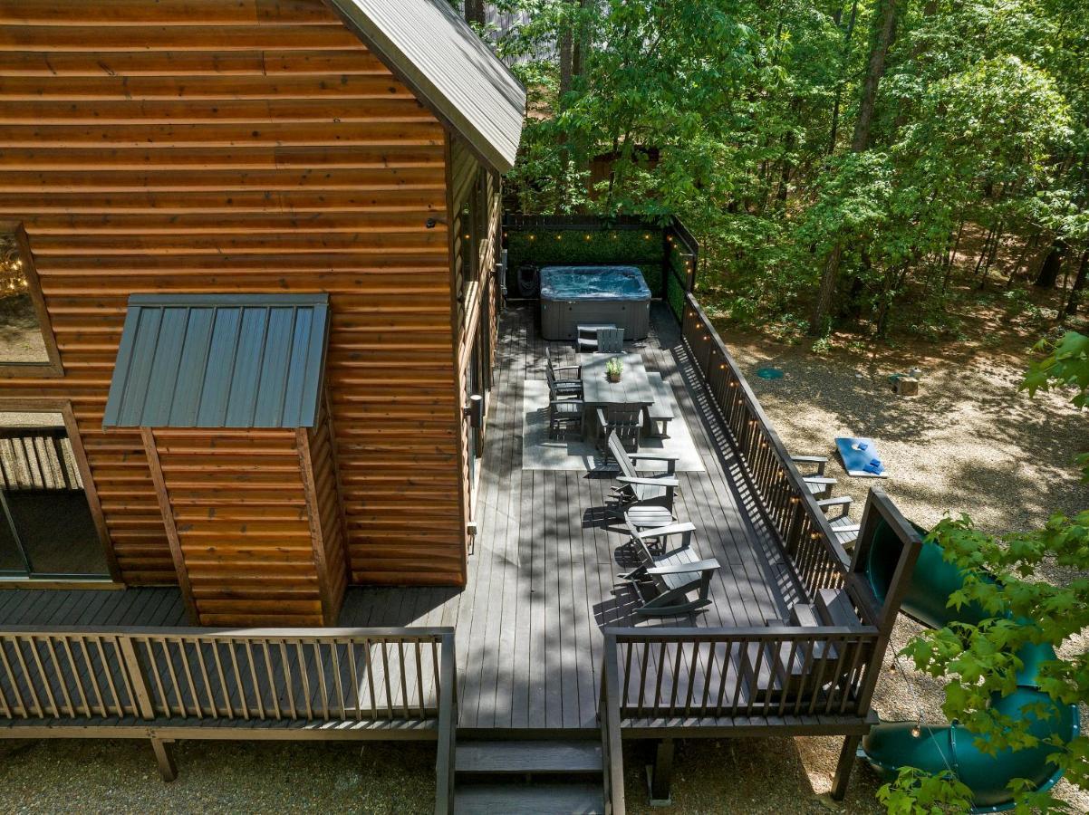 Hickory Bear - Cabin Surrounded By Pines, Sleeps 10, Hot Tub, Fire Pit, Arcade, Foosball Table & Deck Slide Broken Bow Εξωτερικό φωτογραφία