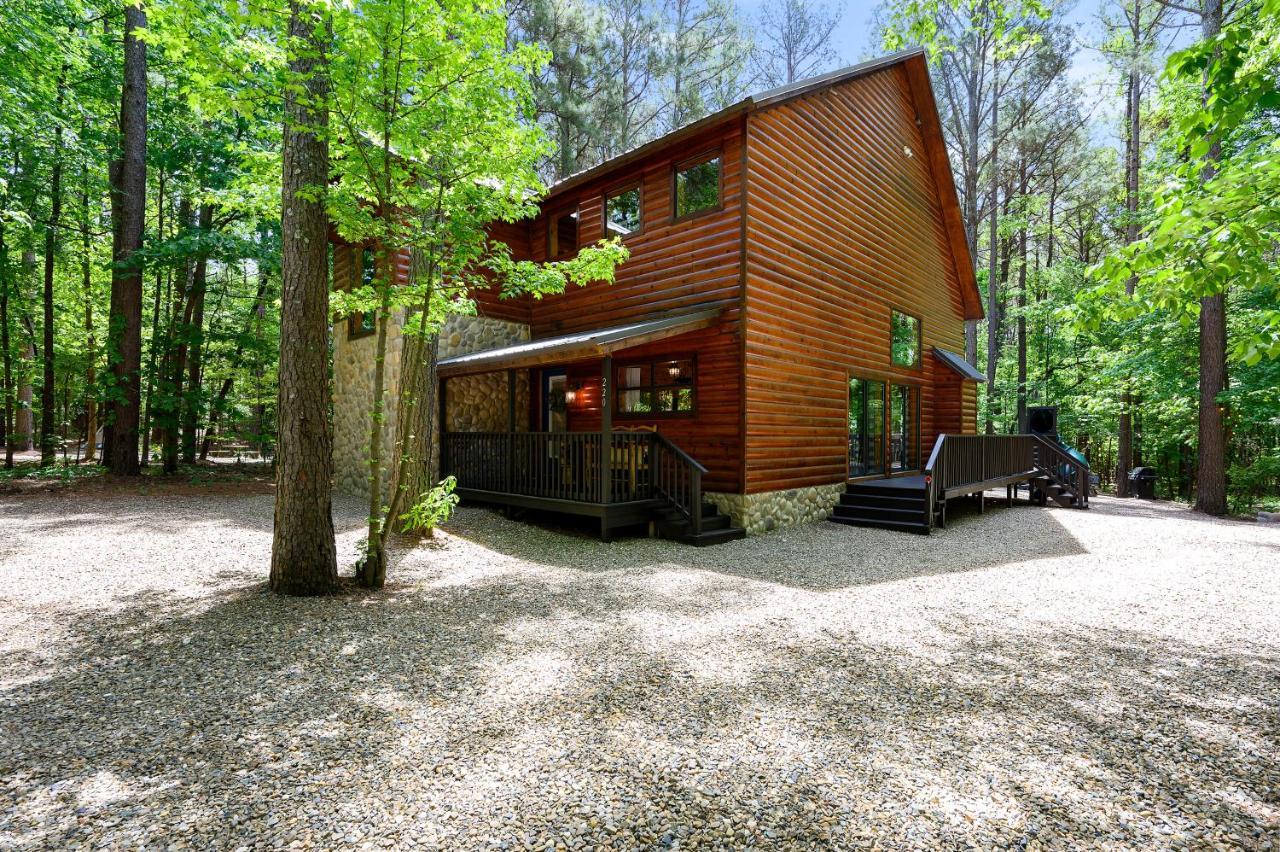 Hickory Bear - Cabin Surrounded By Pines, Sleeps 10, Hot Tub, Fire Pit, Arcade, Foosball Table & Deck Slide Broken Bow Εξωτερικό φωτογραφία