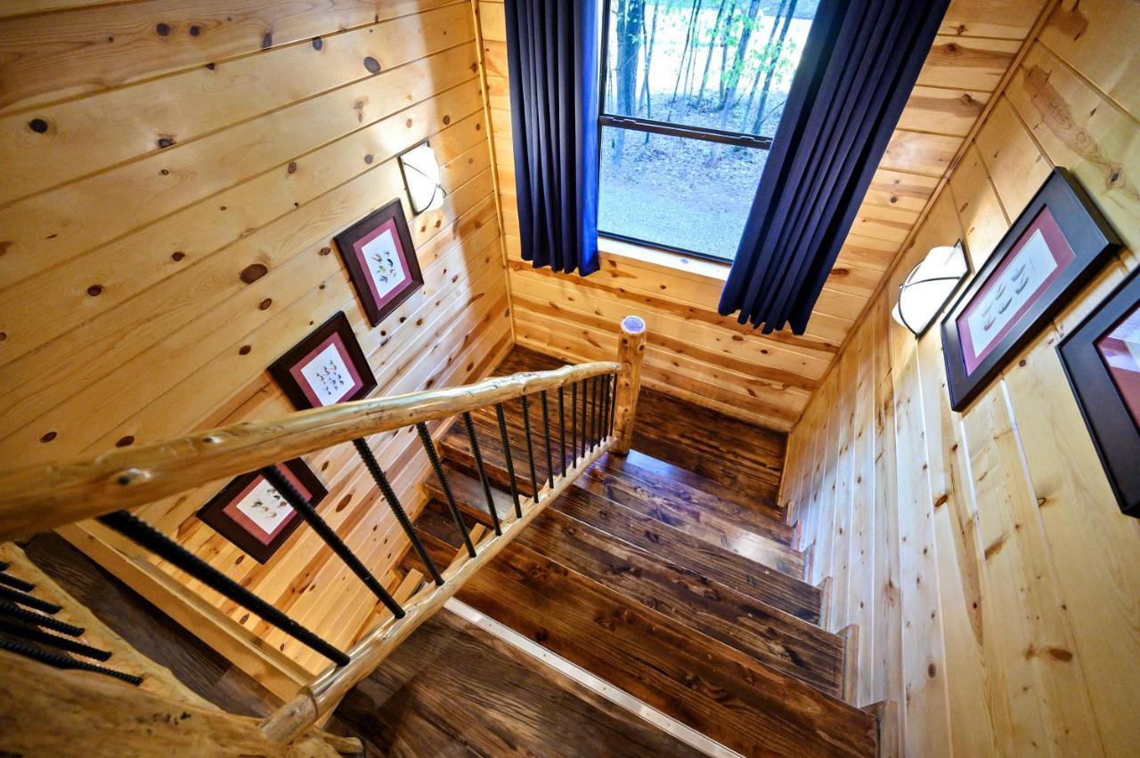 Hickory Bear - Cabin Surrounded By Pines, Sleeps 10, Hot Tub, Fire Pit, Arcade, Foosball Table & Deck Slide Broken Bow Εξωτερικό φωτογραφία
