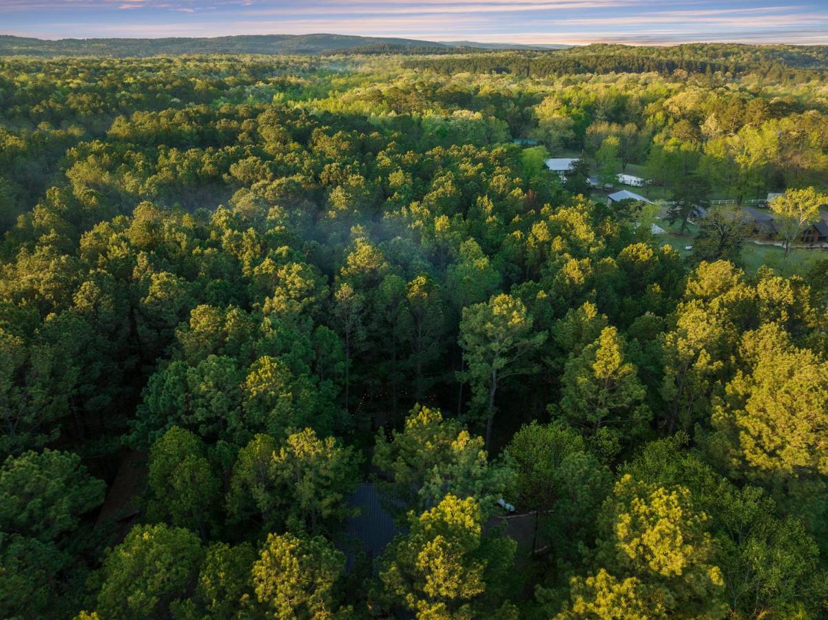 Hickory Bear - Cabin Surrounded By Pines, Sleeps 10, Hot Tub, Fire Pit, Arcade, Foosball Table & Deck Slide Broken Bow Εξωτερικό φωτογραφία