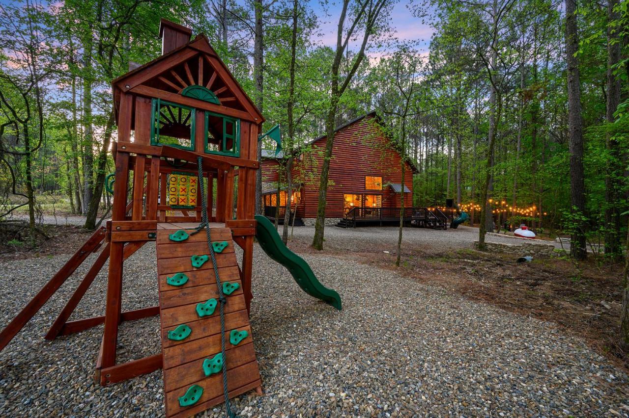 Hickory Bear - Cabin Surrounded By Pines, Sleeps 10, Hot Tub, Fire Pit, Arcade, Foosball Table & Deck Slide Broken Bow Εξωτερικό φωτογραφία
