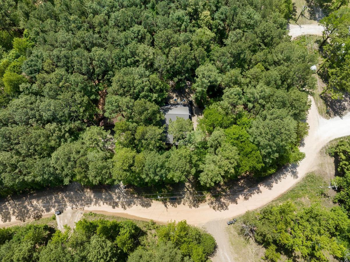 Hickory Bear - Cabin Surrounded By Pines, Sleeps 10, Hot Tub, Fire Pit, Arcade, Foosball Table & Deck Slide Broken Bow Εξωτερικό φωτογραφία