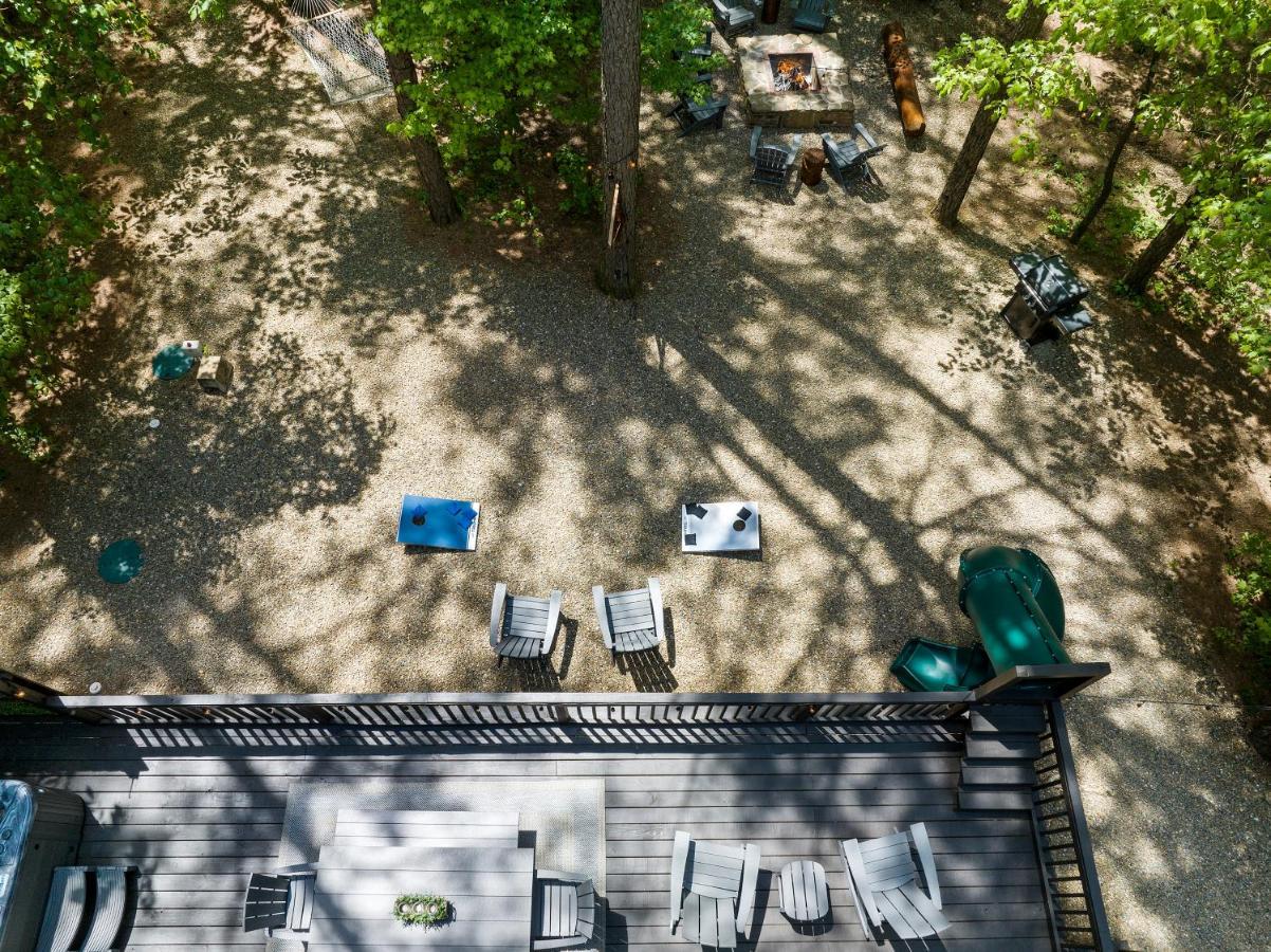 Hickory Bear - Cabin Surrounded By Pines, Sleeps 10, Hot Tub, Fire Pit, Arcade, Foosball Table & Deck Slide Broken Bow Εξωτερικό φωτογραφία