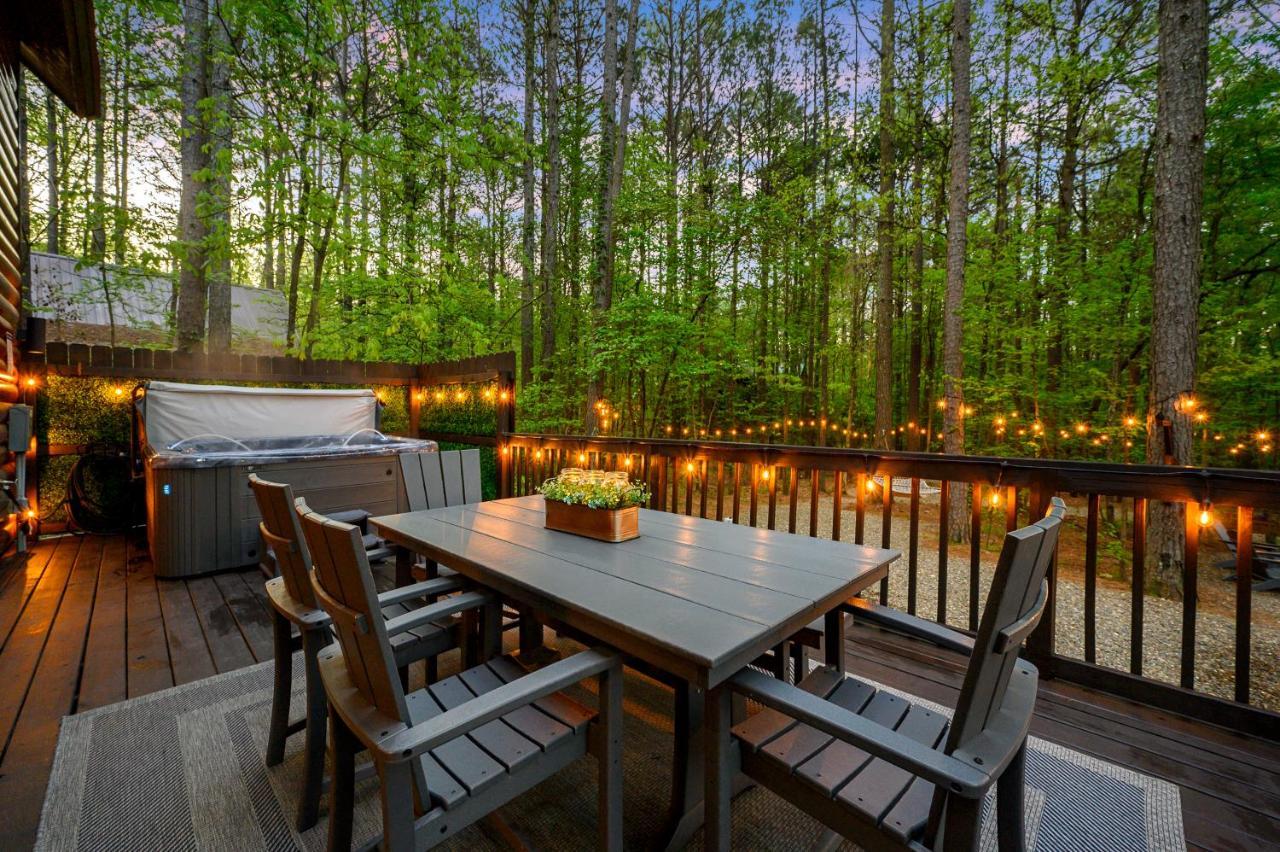 Hickory Bear - Cabin Surrounded By Pines, Sleeps 10, Hot Tub, Fire Pit, Arcade, Foosball Table & Deck Slide Broken Bow Εξωτερικό φωτογραφία