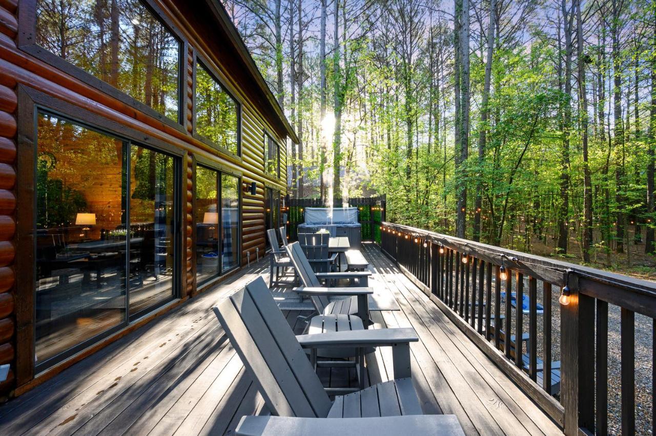 Hickory Bear - Cabin Surrounded By Pines, Sleeps 10, Hot Tub, Fire Pit, Arcade, Foosball Table & Deck Slide Broken Bow Εξωτερικό φωτογραφία