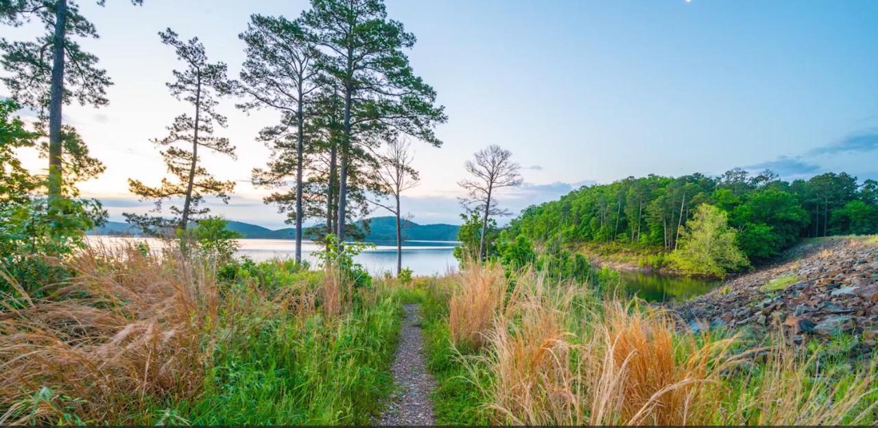 Hickory Bear - Cabin Surrounded By Pines, Sleeps 10, Hot Tub, Fire Pit, Arcade, Foosball Table & Deck Slide Broken Bow Εξωτερικό φωτογραφία